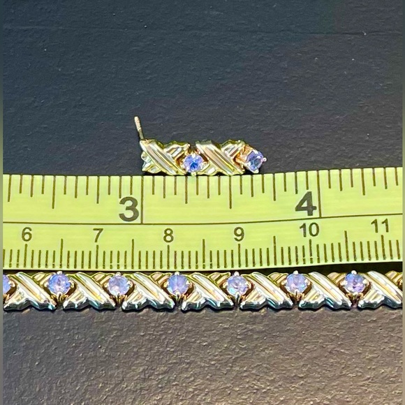 14 Karat Gold & Tanzanite Bracelet & Earrings - Picture 7 of 11